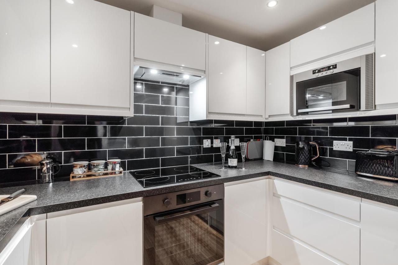 Victoria Home - 2 Bedroom Wi-Fi Parking Workers Hyde Εξωτερικό φωτογραφία