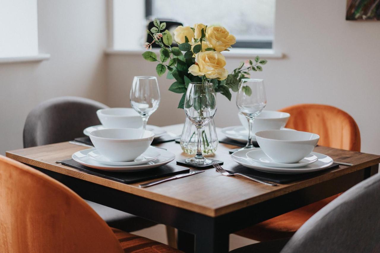 Victoria Home - 2 Bedroom Wi-Fi Parking Workers Hyde Εξωτερικό φωτογραφία